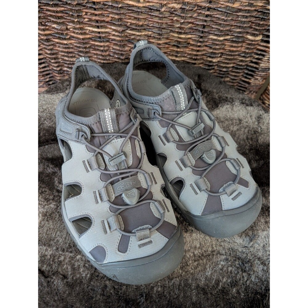 KEEN Men's SOLR High-Performance Closed Toe Water Sandals Gray Size 8 Beach Vaca